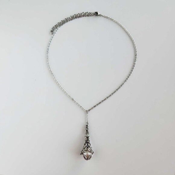 Vintage classic teardrop pearl and silver necklace - Picture 4 of 7